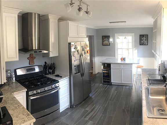 2nd image of 72 Hale Ave