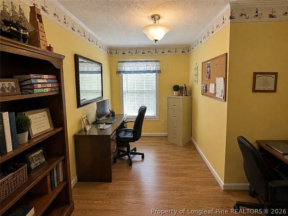 4th image of 472 Ingle Dr
