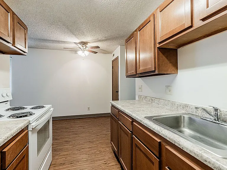1519 A St #7 — Photo 9
