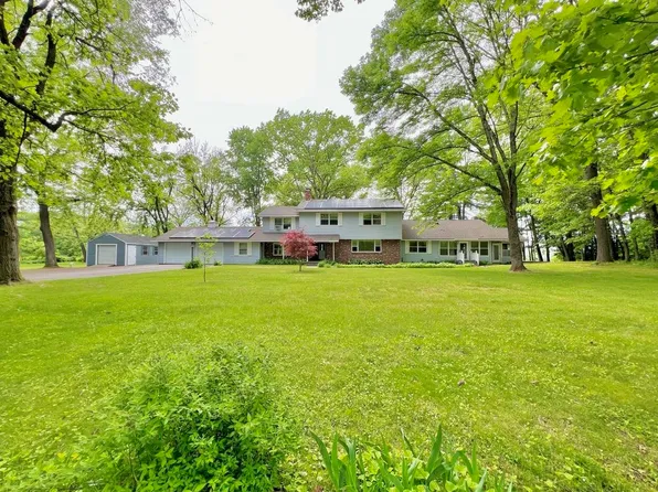 89 Butler Avenue, Hinsdale, NH 03451