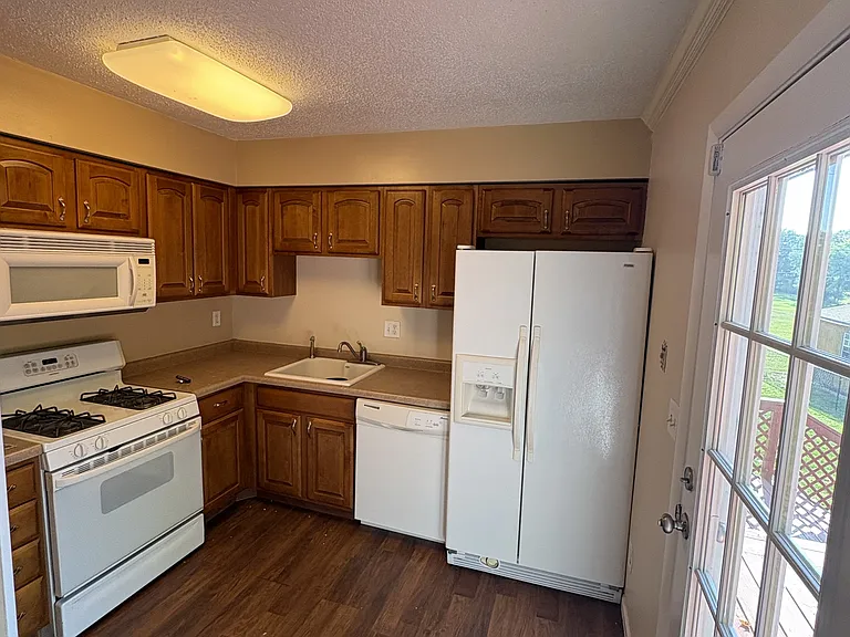 3805 E Fitzgerald Rd — Photo 4