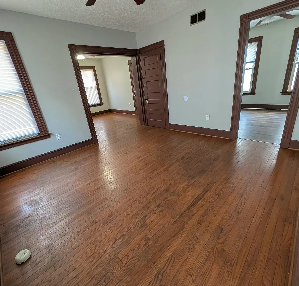 4 bed, 1.5 bath, $1,700 — Photo 2