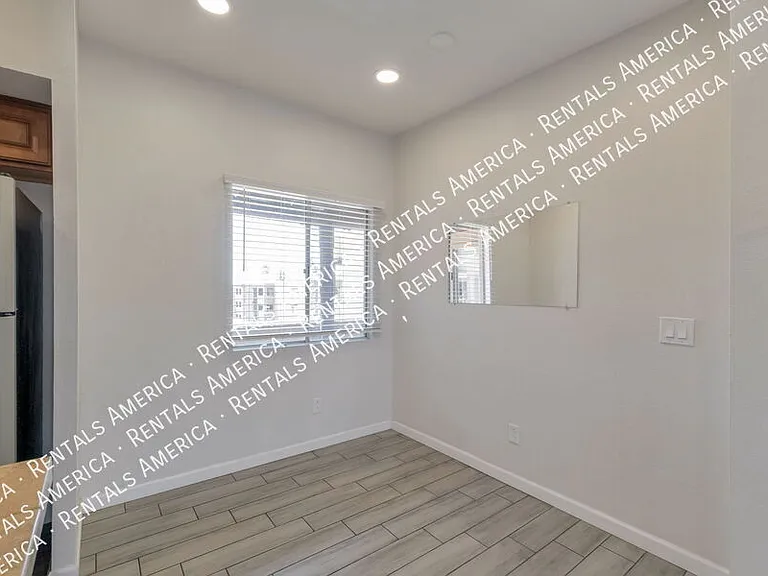 1810 E Blacklidge Dr #322 — Photo 7