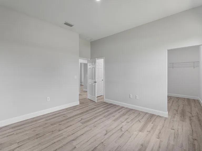 556 Sherwood Ave S — Photo 30
