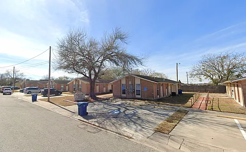 924 Flores Ave Photo 1