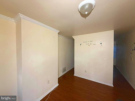 2nd image of 340 S Calhoun St
