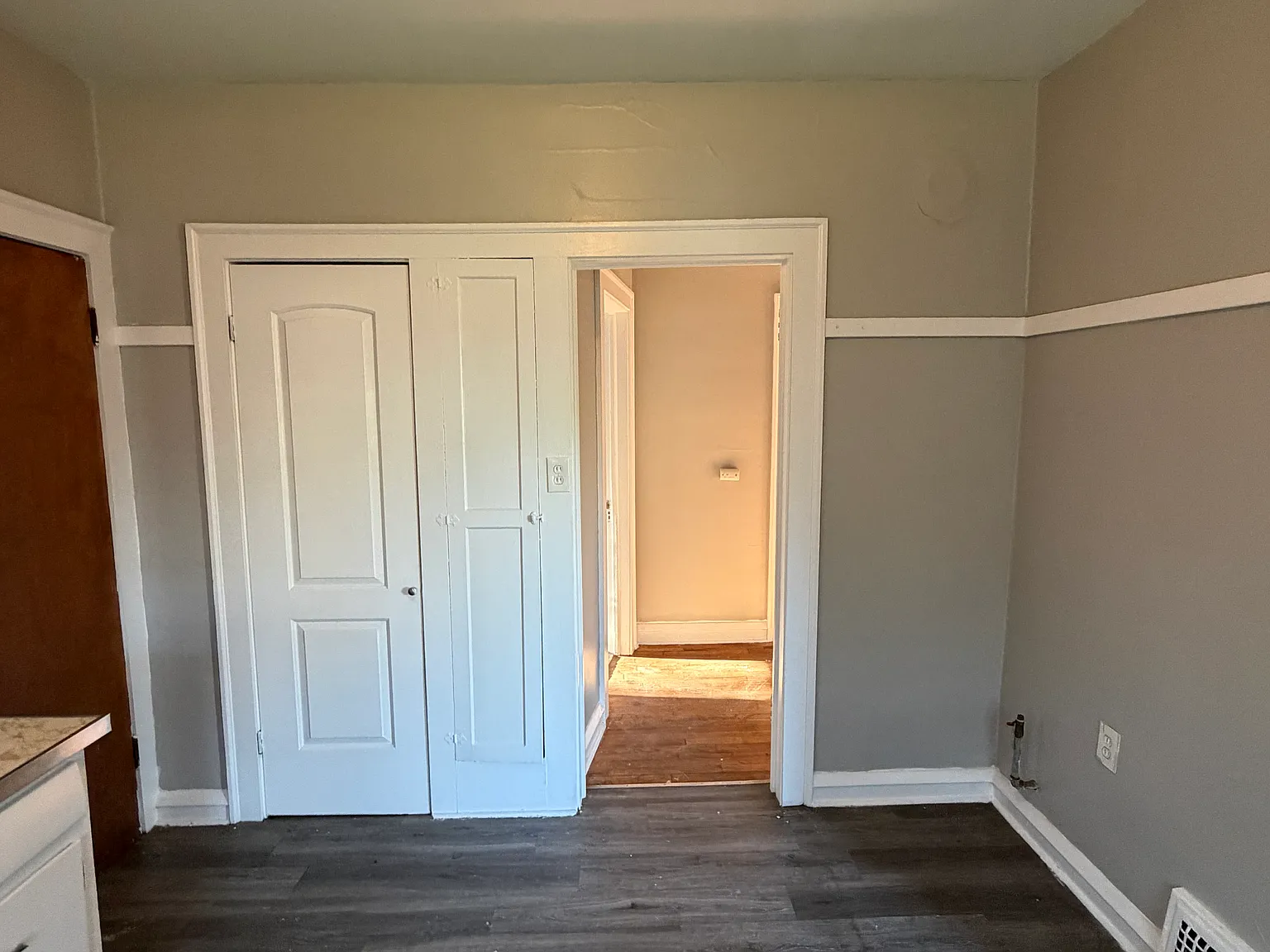 2 bed, 1300 sqft, $995 — Photo 4