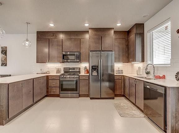 4th image of 122 S 1790 West Cir #17