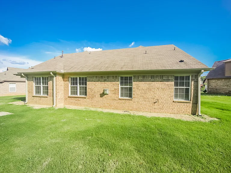 5714 Kingsman Dr — Photo 18