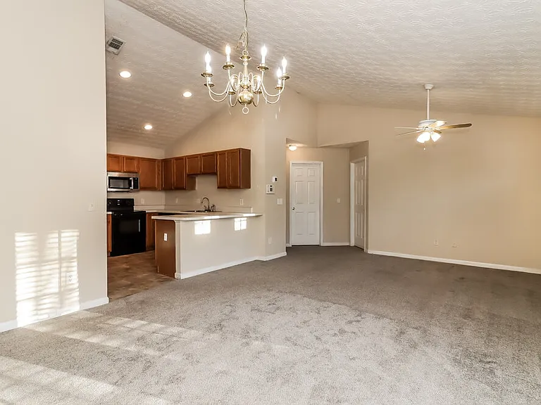 179 Silver Fox Trl — Photo 6