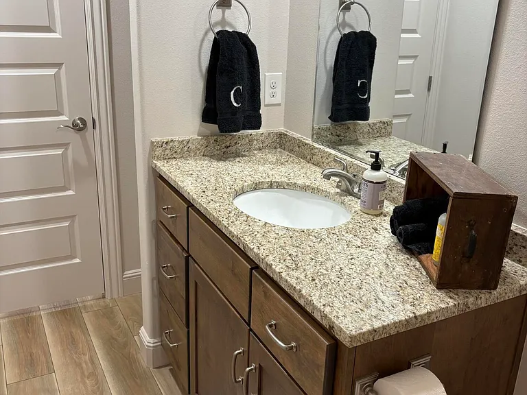 503 Rose Ave — Photo 13