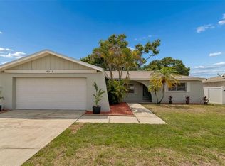 8272 Denise Dr E, Seminole, FL 33777