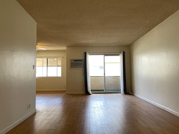 2nd image of 4821 Klump Ave APT 4