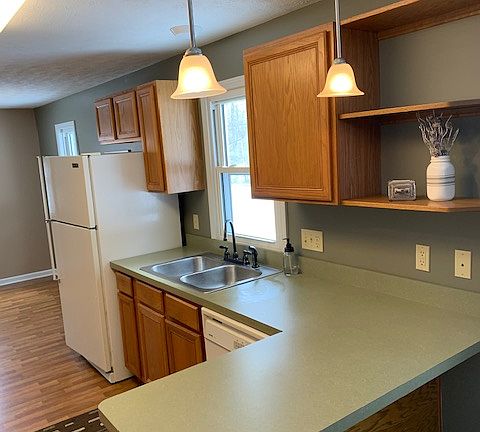 4th image of 101 Cornelia Dr