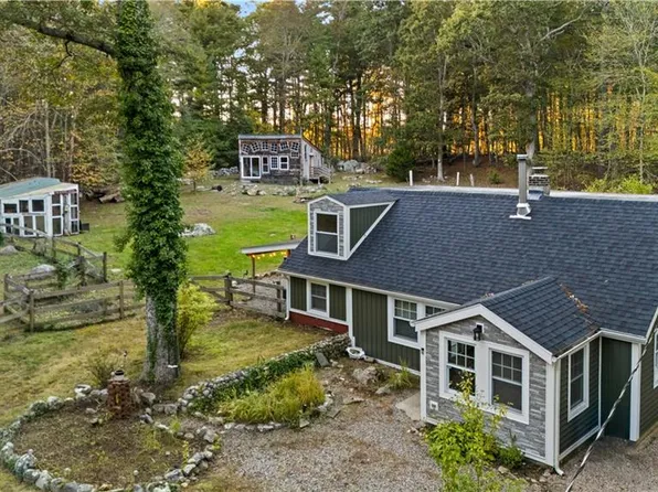 95 Breakheart Hill Rd, West Greenwich, RI 02817