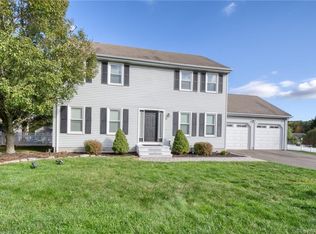 10 Guarino Dr, Middletown, CT 06457