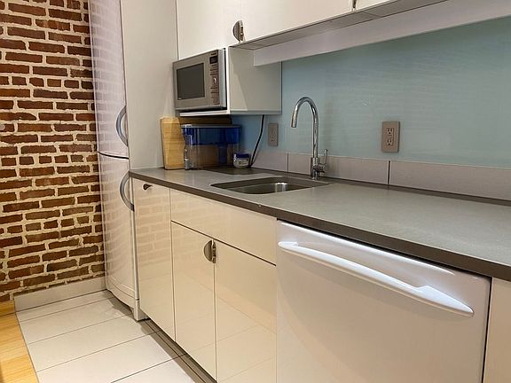 3rd image of 309 W 112th St #3A