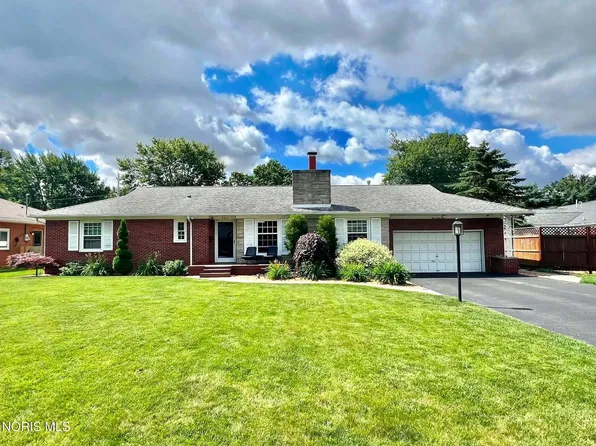 943 Breezewood Ct, Findlay, OH 45840