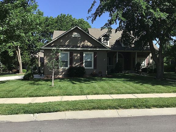 Front view of home