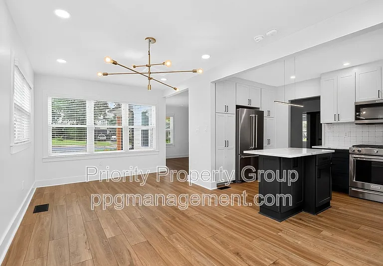 1033 Drummond Ave — Photo 14