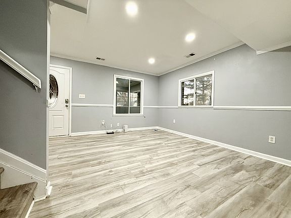 5th image of 316 Valley View Ave SW #1