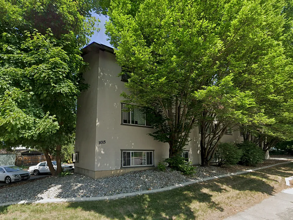 1015 South Walnut Place Apartments!