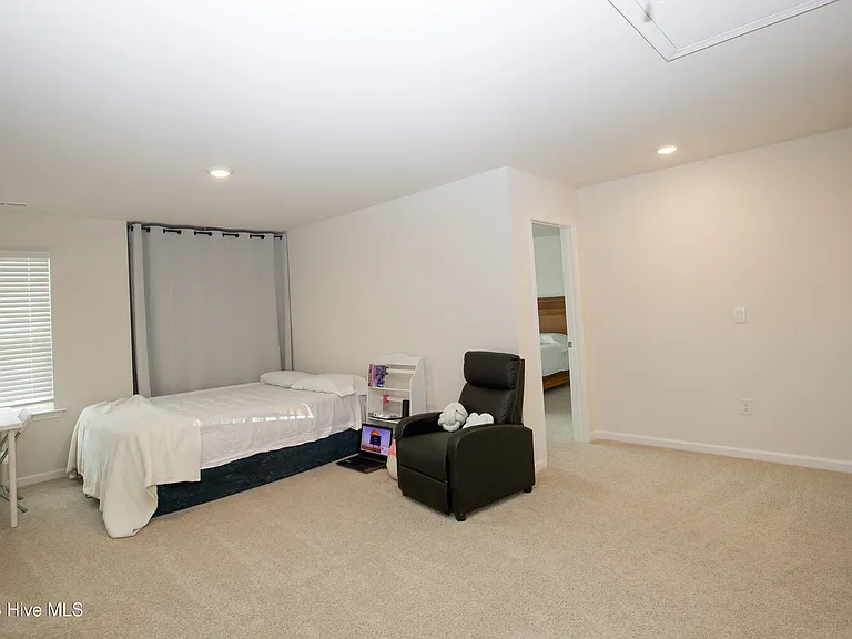 1179 Misty Creek Dr — Photo 34