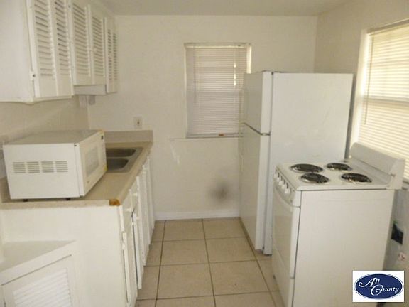 2nd image of 312 N J St APT 2