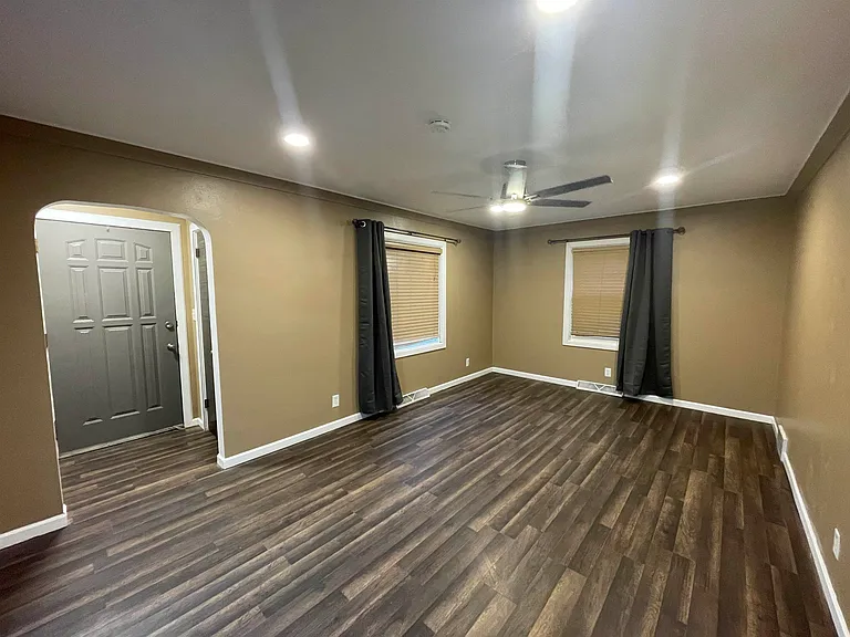 2916 S Euclid Ave — Photo 5