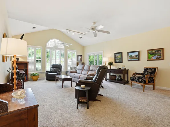 141 Golfview Ln, Summerville, SC 29485