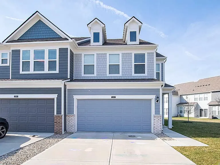 3 bed, 2.5 bath, 2096 sqft, $2,095 — Photo 2
