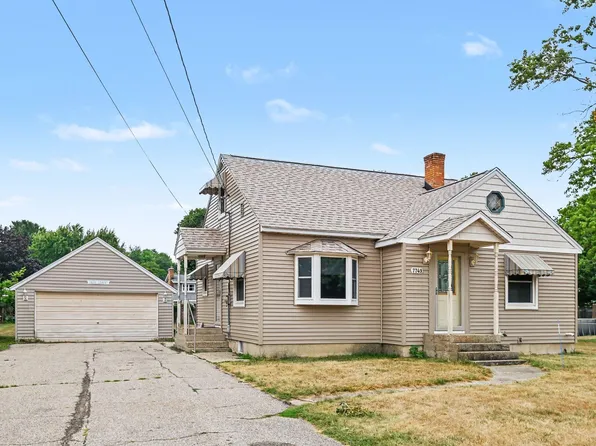 7749 Henry Ave, Jenison, MI 49428