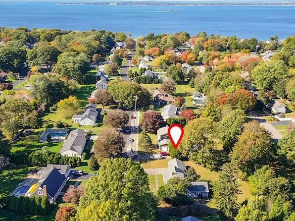 40 Aaron Ave, Bristol, RI 02809