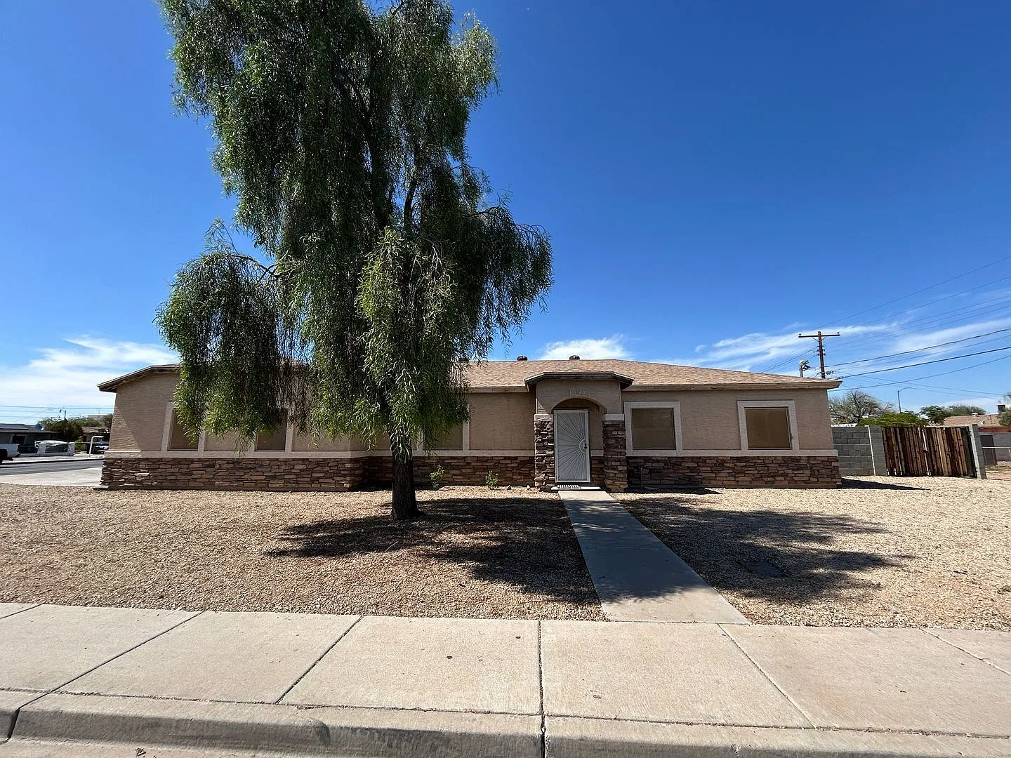4 bed, 2.0 bath, 1546 sqft, $1,600 — Photo 2