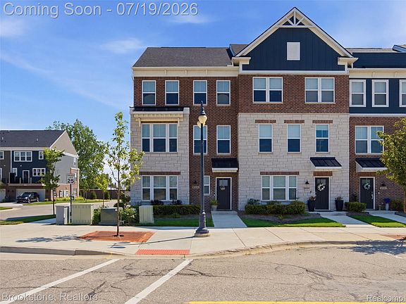 2nd image of 43160 Atwood Ave