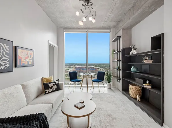 415 Church St APT 2413, Nashville, TN 37219