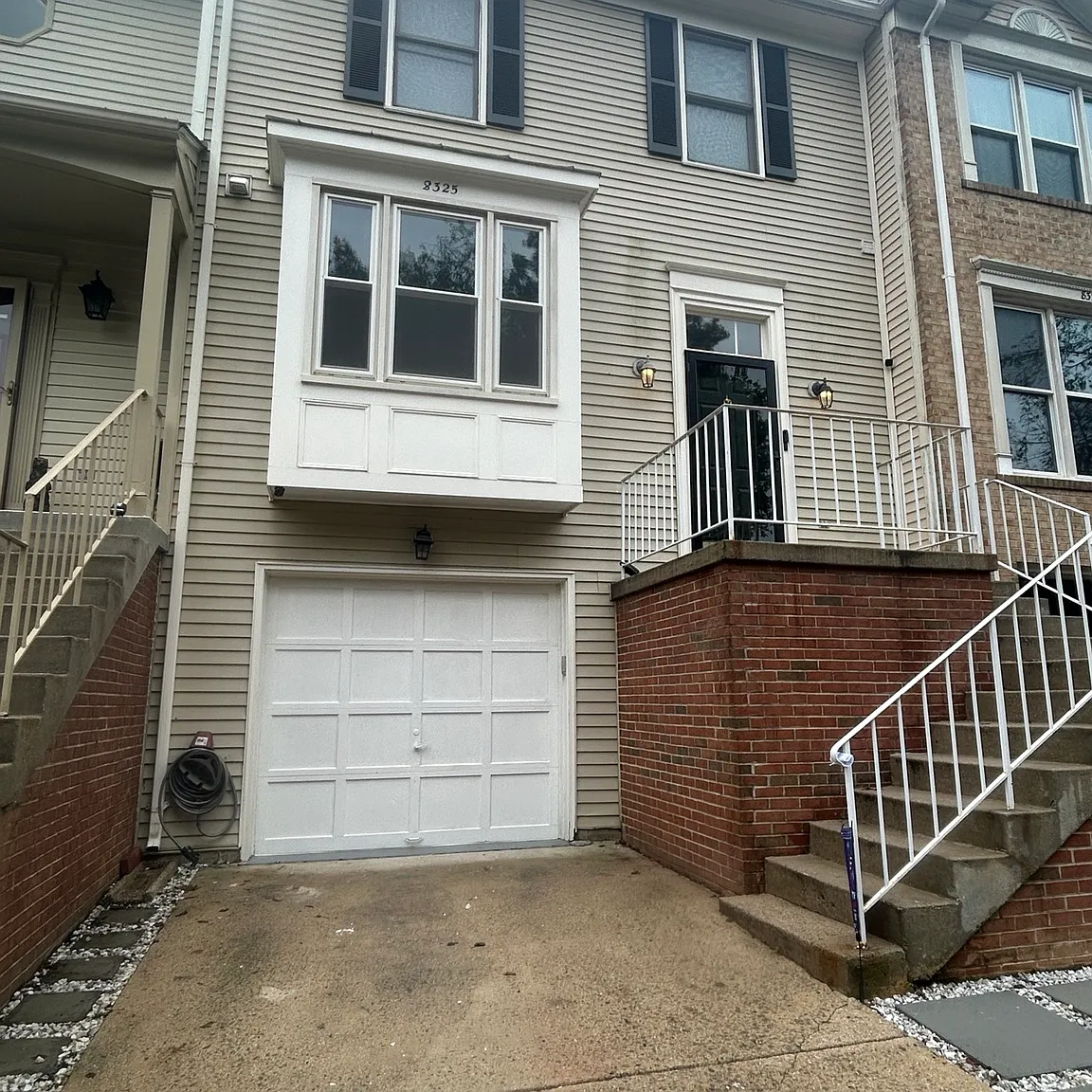 3 bed, 2200 sqft, $3,600 — Photo 1