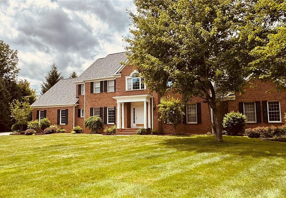 1st image of 304 Fox Way