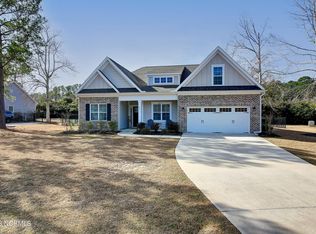 41 Sailview Ct, Hampstead, NC 28443