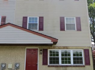 28 Berger Ln, Schwenksville, PA 19473