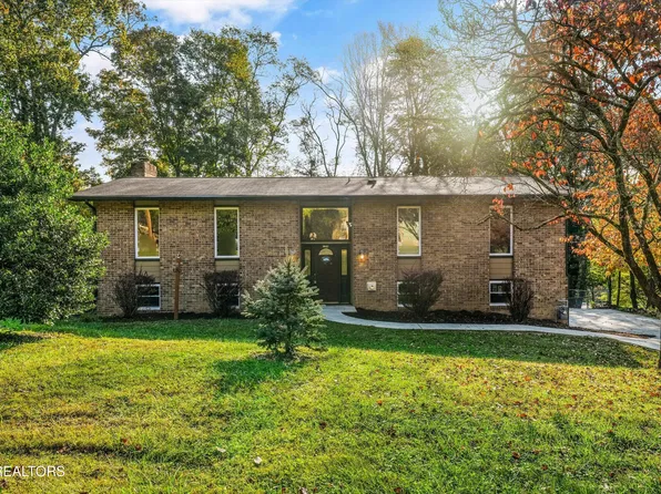 104 Newport Dr, Oak Ridge, TN 37830