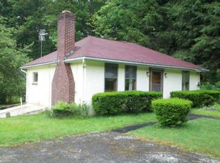111 Seeley Rd, Hawley, PA 18428