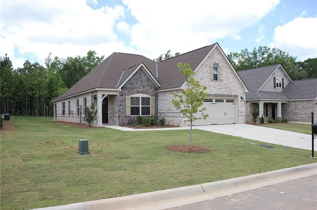 4 bed, 2191 sqft, $2,400 — Photo 3