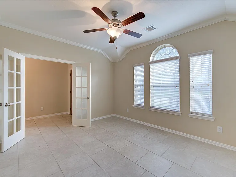 6519 Point Hollow Ln — Photo 8