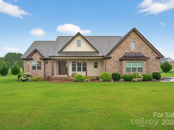 649 Sunny Slope Dr, Cowpens, SC 29330