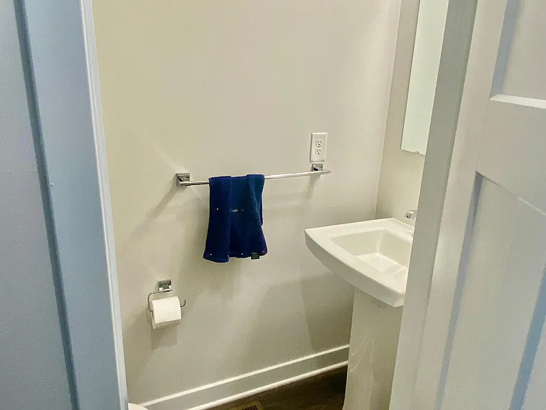 210 Chase Dr — Photo 17