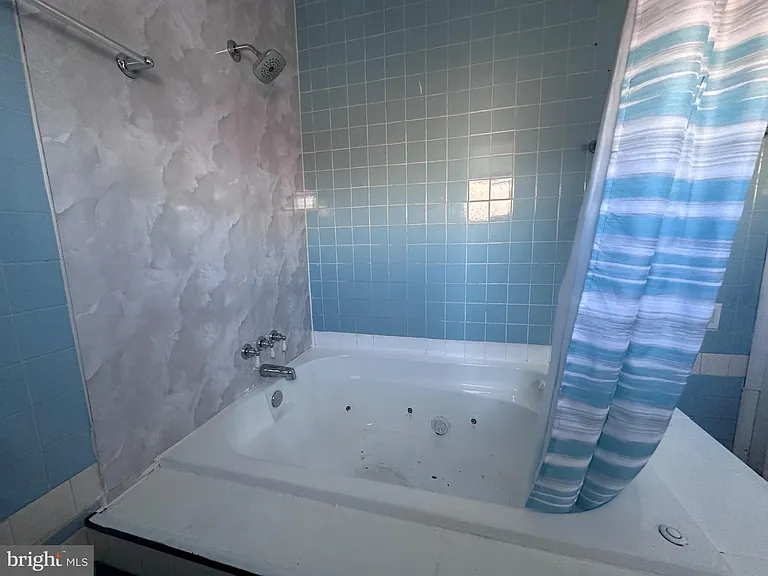 526 W Porter St — Photo 10