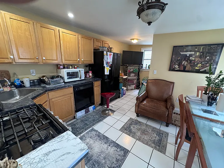 68 Rockland St #2 — Photo 5