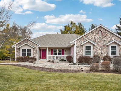 N32W22121 Hill N Dale CIRCLE, Pewaukee, WI, 53072