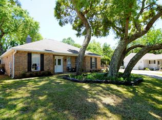 2808 Lee Trevino Ct, Shalimar, FL 32579